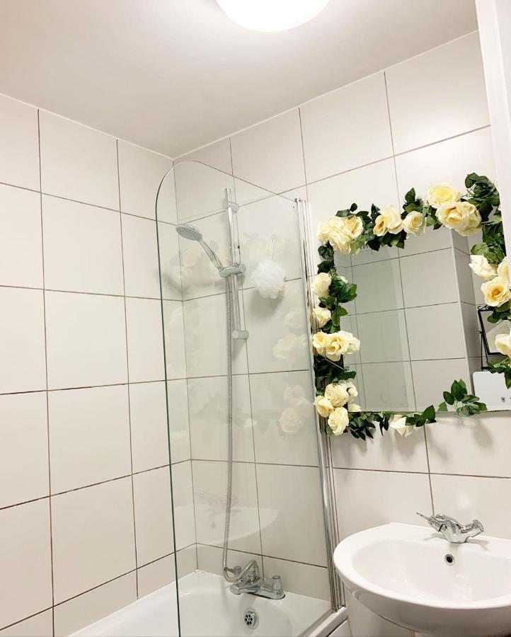 شقة لندن  في Garden Beautiful Cozy Flat , Recent Decorated. المظهر الخارجي الصورة