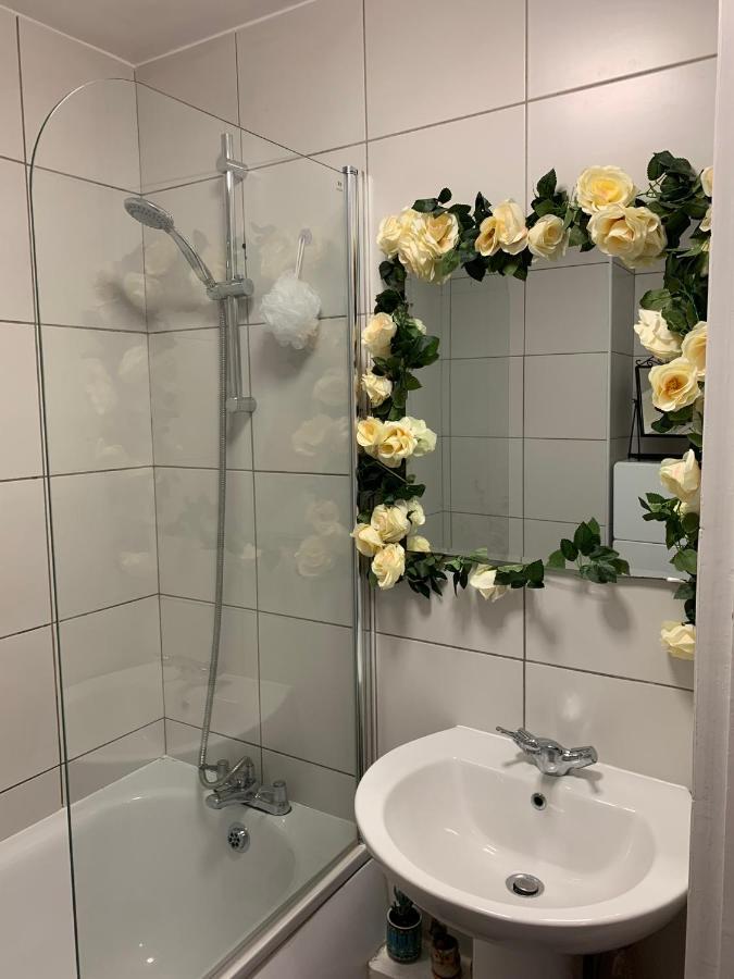 شقة لندن  في Garden Beautiful Cozy Flat , Recent Decorated. المظهر الخارجي الصورة